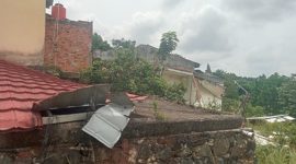 Foto: Salah satu Perumahan Bukit Mas Residense yang Ambruk