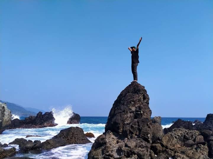 Pantai Karang Buah dan Kuta Karang Pulau Tabuan yang sangat indah. Foto : Koleksi Pribadi Nafian Faiz. SUARA UTAMA.ID.