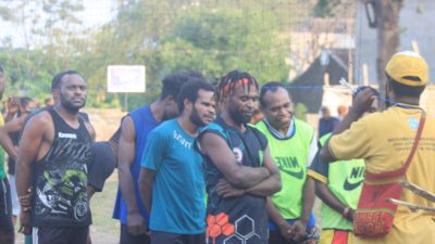 Dok/foto saat sekian banyak tim putra/putri dalam turnamen bola voly dan Mini soccer di lapangan debu jogja