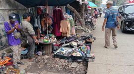 Foto : Pasar Loak jalan Asem, kota Bogor. (Agus Budiana/Suara Utama).