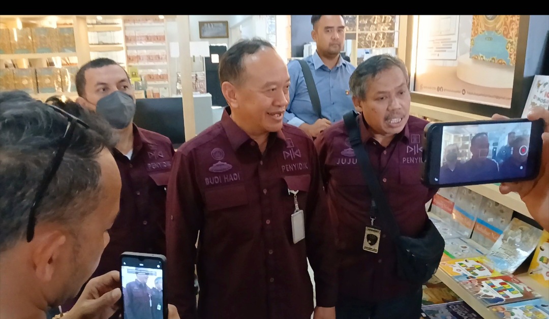 Screenshot 20241112 212617 Gallery Berkas (BAP) Dugaan Pelanggaran HKI Anggota DPRD Kampar Di Serahkan Ke Pengadilan Negeri Pekanbaru Suara Utama ID Mengabarkan Kebenaran | Website Resmi Suara Utama