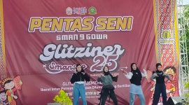 Aksi Kelas XII MIPA.1 pada Gelas Pentas Seni SMAN 9 Gowa