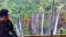 Foto : Keindahan Air Terjun Tumpak Sewu.