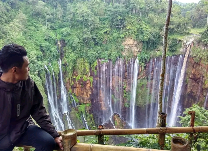 Foto : Keindahan Air Terjun Tumpak Sewu.