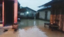 Hujan Lebat Picu Banjir dan Longsor di Medan, Ribuan Warga Terdampak