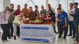 FOTO : Penghargaan Keanggotaan AR Learning Center dan Suara Utama, Puncak Milad Akbar Yayasan Pusat Pembelajaran Nusantara (Aisyah Putri Widodo/SUARA UTAMA)