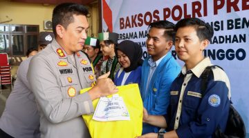 Gelar Bakti Sosial Menjelang Ramadhan 1446 H. Polres Probolinggo Gandeng Mahasiswa.