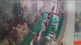 Gambar dari Kamera CCTV masjid Baiturrahman Bukit Kemuning Saat Kejadian (31/1)
