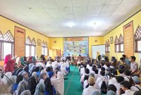 FOTO: Tim Sosialisasi dan Kepala Sekolah Madrasah Aliyah. Dok (Abdi Wijaya-Suara Utama)