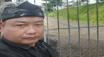 Camat Gending Turun Ke Desa Banyuanyar Lor. Personil Komunitas Pakopak Mengaku Tidak Heran. 