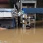 Salah satu kawasan terdampak banjir kali Cikeas Cileungsi  jalan Villa Nusa Indah Cikeas (Itam Mustopa/Suara Utama)