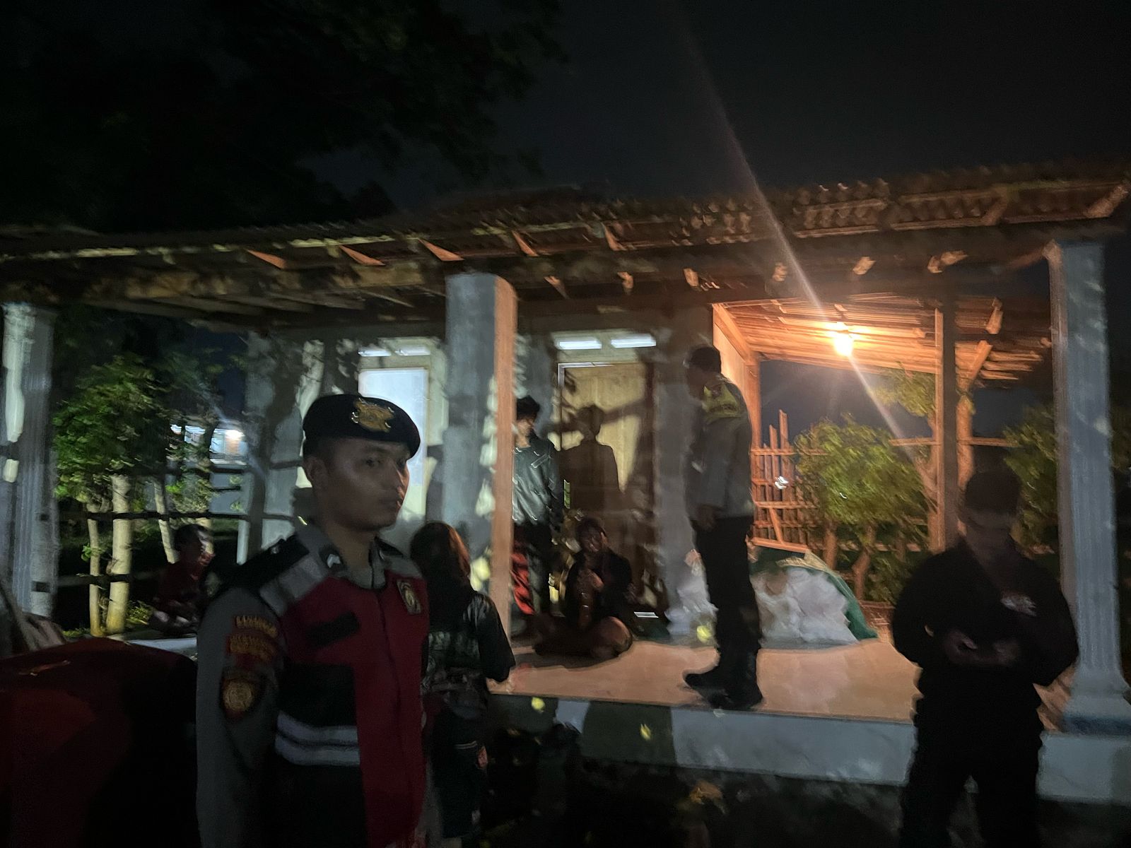 Sat Samapta Polres Kota Probolinggo Menghimbau Gerombolan Anak Punk Untuk Jaga Ketertiban 5 IMG 20250307 WA0000 Sat Samapta Polres Kota Probolinggo Menghimbau Gerombolan Anak Punk Untuk Jaga Ketertiban Suara Utama ID Mengabarkan Kebenaran | Website Resmi Suara Utama