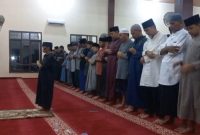 Santri NIIBS Rawajitu Selatan, bergiliran Imam Taraweh (Suarautama.id)