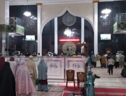 Shalat Tahajjud Berjamaah Syahdunya Shalat Tahajjud dan Subuh pada I'tikaf Akbar, Membahas Al-Quran dan Aktualisasinya, Kolaborasi LQ Bina Ilmi dengan Masjid Nur Hidayah, Yakesma, RZ dan BSI Suara Utama ID Mengabarkan Kebenaran | Website Resmi Suara Utama