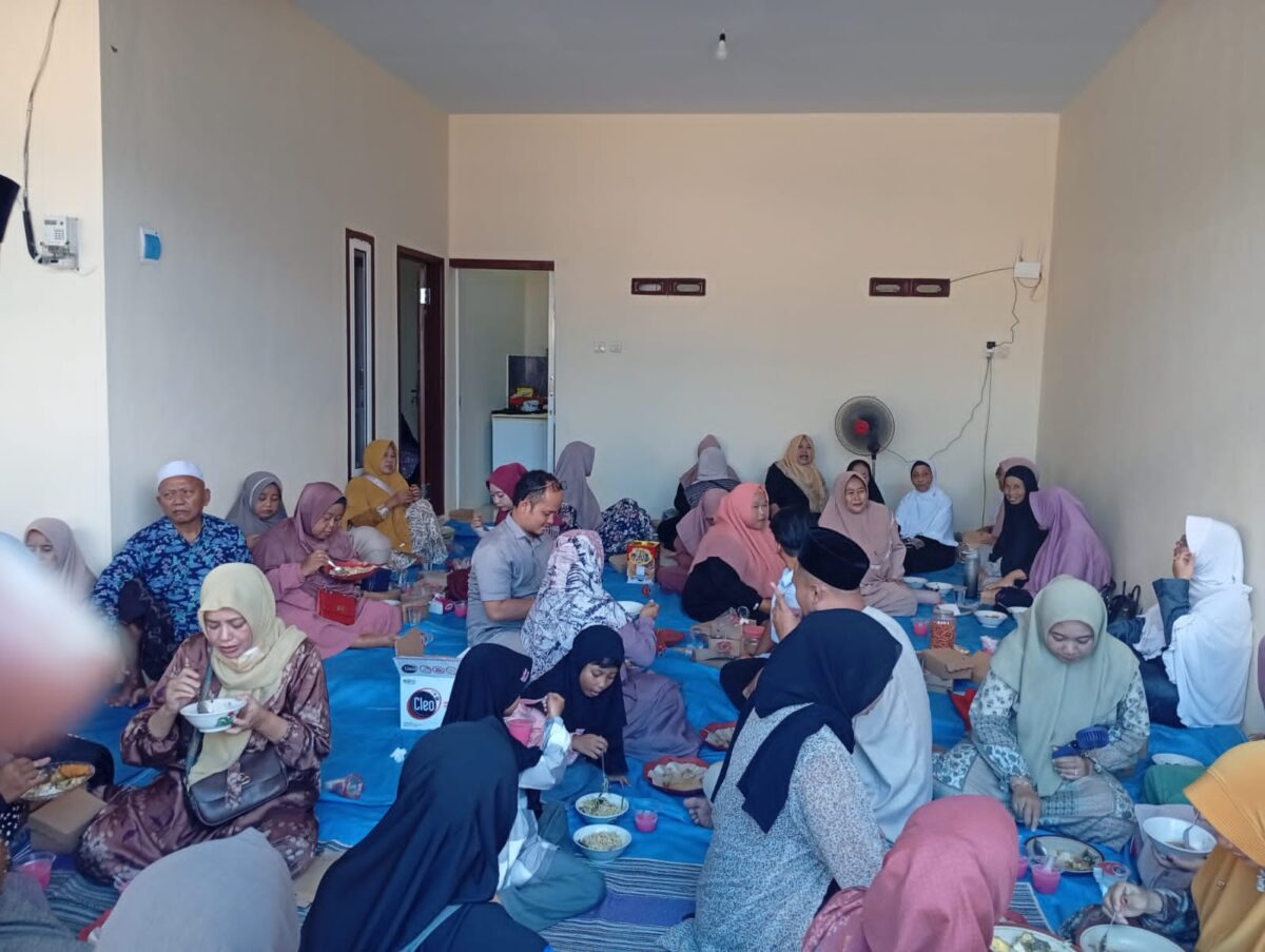 Suasana Reuni dan Halal Bihalal keluarga besar Bani Hasan Wiryo dan Sopawiro Banyuwangi 