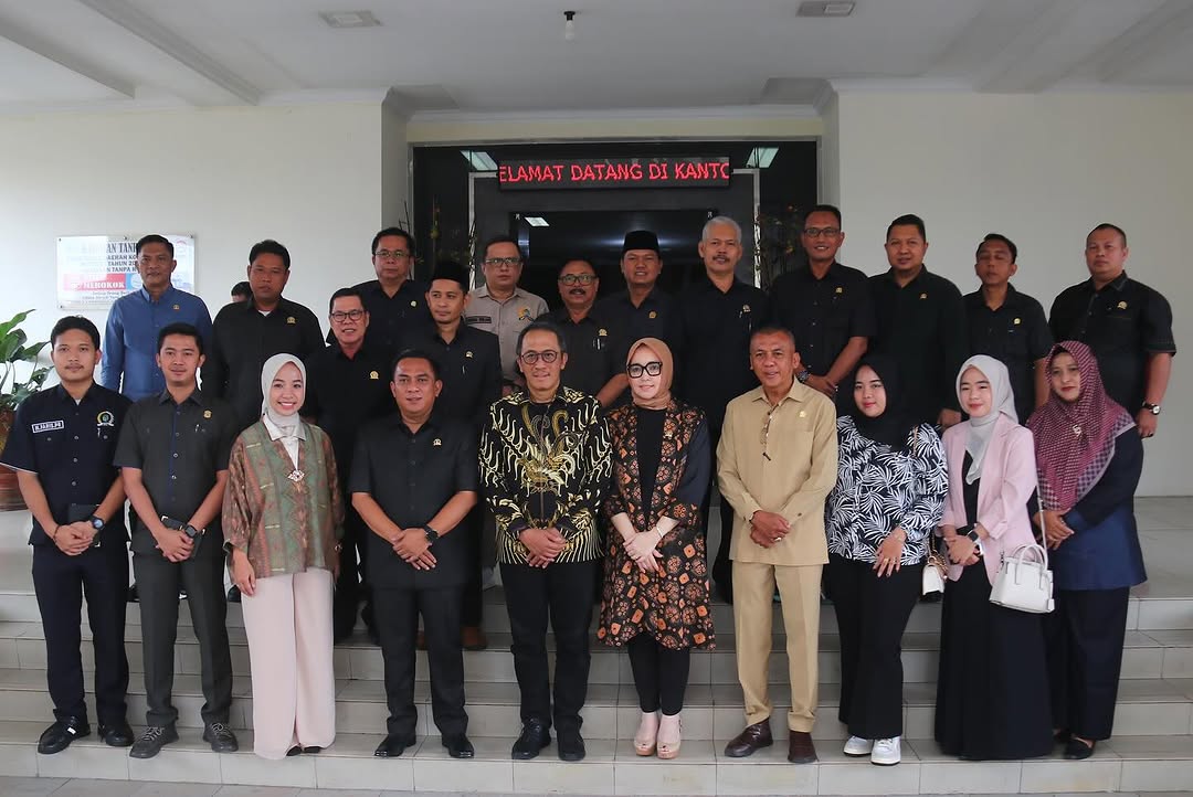 IMG 20250413 WA0012 H Wahyu Sanjaya Anggota Komisi XI DPR RI Kunjungi DPRD Kota Prabumulih, Bahas Undang-Undang Imigrasi Suara Utama ID Mengabarkan Kebenaran | Website Resmi Suara Utama