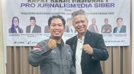 FOTO : Mas Andre Hariyanto bersama Irjen Pol. Dr. Drs. H. Anton Charliyan M.P.K.N, – Mantan Kepala Divisi Humas Polri, – Kepala Kepolisian Daerah Jawa Barat, Mulai menjabat 12 Desember 2016 (SUARA UTAMA)