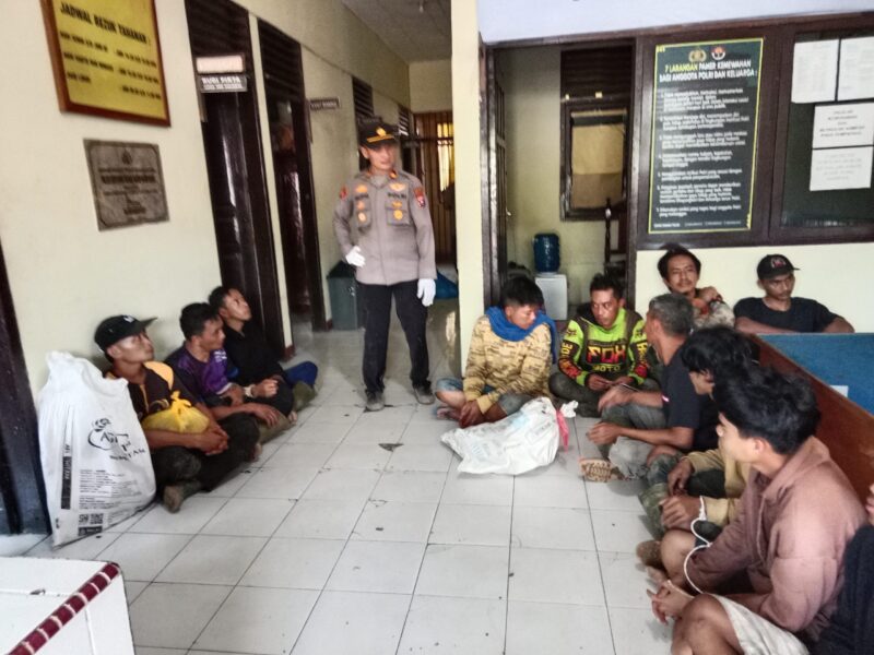 filter: 0; fileterIntensity: 0.0; filterMask: 0; captureOrientation: null;
brp_mask:0;
brp_del_th:null;
brp_del_sen:null;
delta:null;
module: photo;hw-remosaic: false;touch: (-1.0, -1.0);sceneMode: 2;cct_value: 0;AI_Scene: (-1, -1);aec_lux: 0.0;aec_lux_index: 0;HdrStatus: auto;albedo:  ;confidence:  ;motionLevel: 0;weatherinfo: null;temperature: 34;