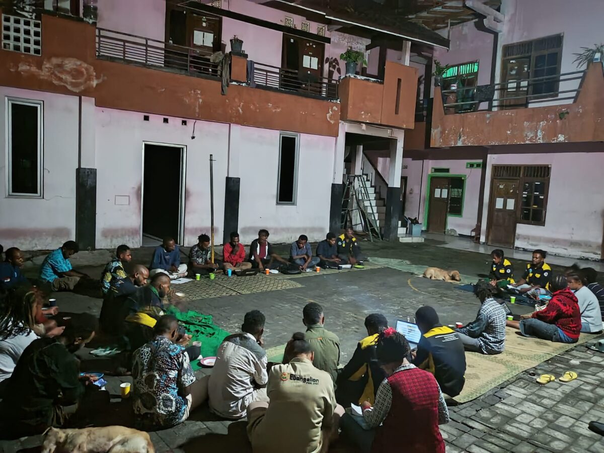 Foto/dok saat Diskusi berlansung di halaman asrama Dogiyai Jogja 