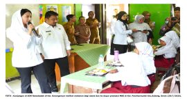FOTO : Kunjungan di SDN Rawabadak di Kel. Karanganyar melihat makanan bagi siswa dan ke dapur produksi MBG di Kel. Pasirkareumbi Kec.Subang, Senin (28/7/2025).

