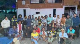 FOTO : Sukses Gelar Diskusi Bersama 44 anggota Ipmado Joglo Tentang How to boost your English for a better future (Yatri Dumupa/SUARA UTAMA)