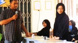 FOTO : Kabiro Bogor sedang mengisi materi di MAN 1 Kota, Jawa Barat (Aris Munandar/SUARA UTAMA)