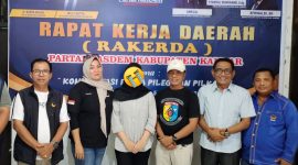 Korban AA bersama Tim Klarifikasi DPD NasDem Kampar.