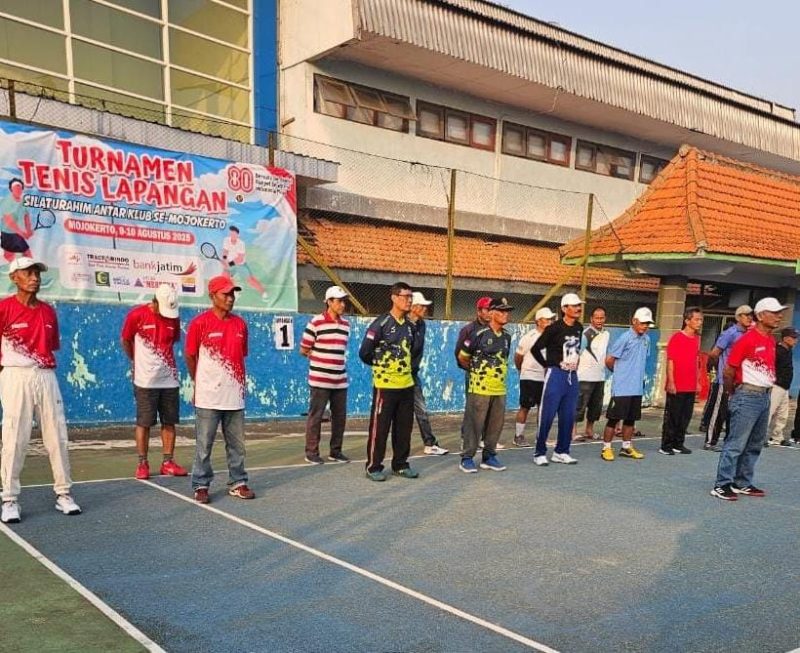 Turnamen Tenis Mojokerto Raya 2025 Resmi Dimulai, Semarakkan HUT RI ke-80 (Foto: Agus Wahyudi/SUARA UTAMA)