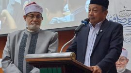 UBN didampingi Syaikh Al-Ma'sharawi dalam jumpa pers di Jakarta (Foto : Dok. Imanuddin Kamil/SUARA UTAMA)