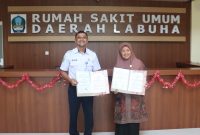 Dok: Perjanjian Kerja Sama (PKS) antara Kepala Stasiun Meteorologi Kelas III Oesman Sadik, Ben Arther Molle, S.Tr., M.Si, dan Direktur RSUD Labuha, Dr. Titin Andriyanti
