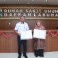 Dok: Perjanjian Kerja Sama (PKS) antara Kepala Stasiun Meteorologi Kelas III Oesman Sadik, Ben Arther Molle, S.Tr., M.Si, dan Direktur RSUD Labuha, Dr. Titin Andriyanti