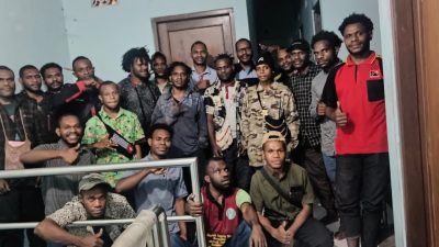 Foto/dok usai diskusi di kontrakan Paniai di Solo