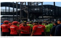 Ilustrasi Foto Halte Senen terbakar.  ( Foto by tonny rivani ).