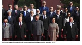 Ilustrasi Moment Presiden Prabowo Subianto berfoto sejajar dengan para pemimpin dunia dalam menghadiri parade militer China di Beijing, Rabu (3/9)