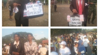 Pelajar Mbay membawa kostum kritis bertuliskan “Uang Rakyat untuk Pejabat” saat Karnaval 17 Agustus