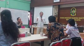 FOTO: Pelatihan Jurnalistik IWO Indonesia Sukses Digelar di Yogyakarta bersama puluhan relawan (Andre Hariyanto/SUARA UTAMA)