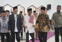 FOTO: Menteri Agama Nasaruddin Umar bersama Ketua Umum dan Pimpinan Umum Hidayatullah usai pembukaan Munas VI Hidayatullah di Asrama Haji Pondok Gede, Jakarta. (Yacong B. Halike/SUARA UTAMA)