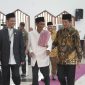FOTO: Menteri Agama Nasaruddin Umar bersama Ketua Umum dan Pimpinan Umum Hidayatullah usai pembukaan Munas VI Hidayatullah di Asrama Haji Pondok Gede, Jakarta. (Yacong B. Halike/SUARA UTAMA)
