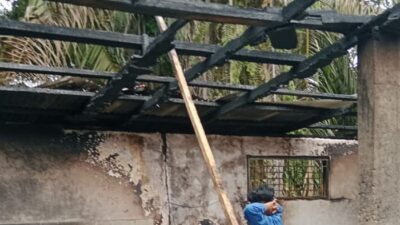 IMG 20251024 WA0006 Rumah Warga di Desa Tambang Baru Ludes Terbakar, Api Berkobar Selama Dua Jam Suara Utama ID Mengabarkan Kebenaran | Website Resmi Suara Utama