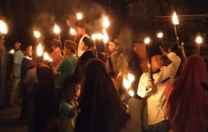 FOTO: Ilustrasi suasana Ramadan dengan takbir keliling di kampung halaman menjelang Iduladha. (Silvi Frasasti/SUARA UTAMA)