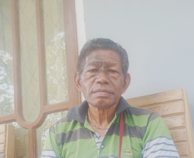 Keluarga Vian Ruma Desak Polres Nagekeo Umumkan Hasil Penyelidikan 3 Melki Dheno, bapak besar almarhum Vian Ruma saat menyampaikan desakan kepada Polres Nagekeo