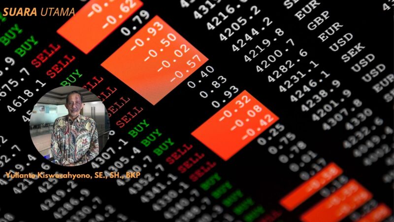 Investor senior Yulianto Kiswocahyono, SE., SH., BKP memberikan pandangannya mengenai strategi averaging up yang dinilai lebih efektif dalam pengelolaan risiko investasi saham modern. Gambar latar menampilkan pergerakan harga saham di layar perdagangan yang mencerminkan dinamika pasar modal Indonesia.