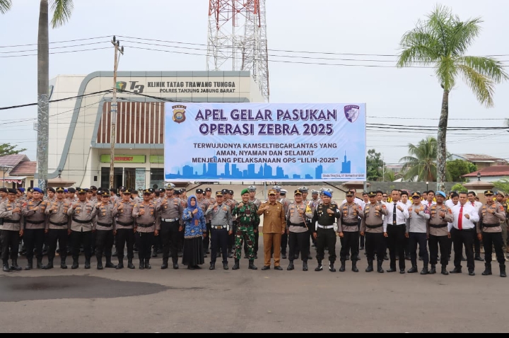 Polres Tanjab Barat gelar apel pasukan Operasi Zebra 2025 pagi hari ini (Hengky Deviza/SUARA UTAMA)