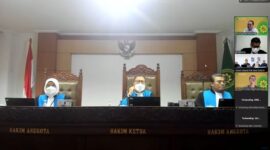 Majelis Hakim Pengadilan Pajak saat memimpin persidangan secara daring, dipimpin oleh Hakim Ketua bersama dua Hakim Anggota. Sidang ini turut dihadiri perwakilan PT Arion Indonesia dan Direktorat Jenderal Pajak melalui konferensi video.