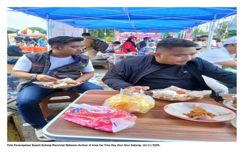 Foto Penampakan Bupati Subang Mencicipi Makanan Kuliner di Area Car Free Day Alun Alun Subang. 16/11/2025.