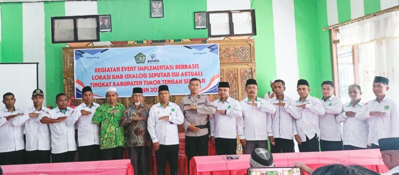 Foto Bersama Usai Kegiatan Event Implementasi Berbasis Lokasi Kampung Moderasi Beragama di Hotel Jati Asih Soe (Muhazir Syukur/SUARA UTAMA)