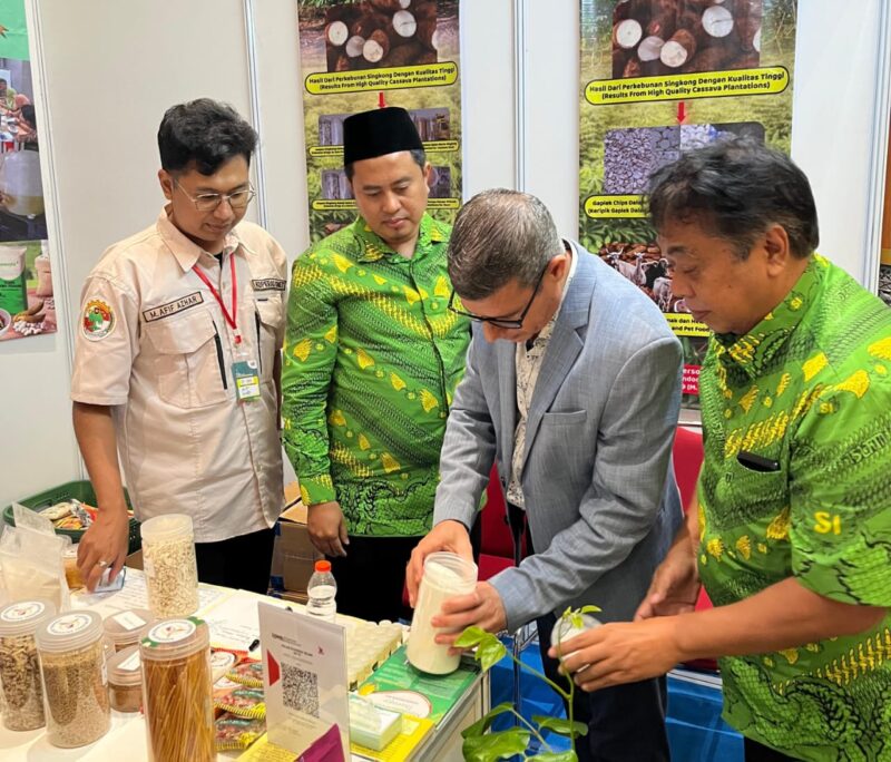 Salah satu stand UMKM dan koperasi turut memeriahkan Pameran SI Expo Connect 2025 (Muhammad Ikhsan Hidayat/SUARA UTAMA)