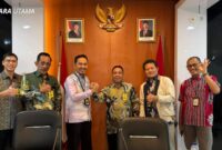 Para peserta audiensi kebijakan perpajakan perdagangan emas berfoto bersama usai pertemuan di Direktorat Peraturan Perpajakan I, Kantor Pusat DJP, Jakarta, Jumat (28/11/2025). Pertemuan membahas masukan terkait PMK 48/2023.