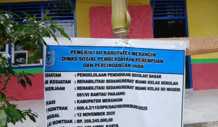 20251217 124320 Proyek Sekolah Rasa “Silang Dinas”, Papan Informasi di SDN 091 Rantau Panjang Bikin Publik Geleng Kepala Suara Utama ID Mengabarkan Kebenaran | Website Resmi Suara Utama