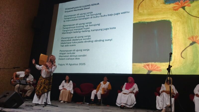 Ulang tahun ke-25 Komunitas Sastra Dewi Sartika bekerja sama dengan berbagai komunitas untuk meluncurkan buku antologi 